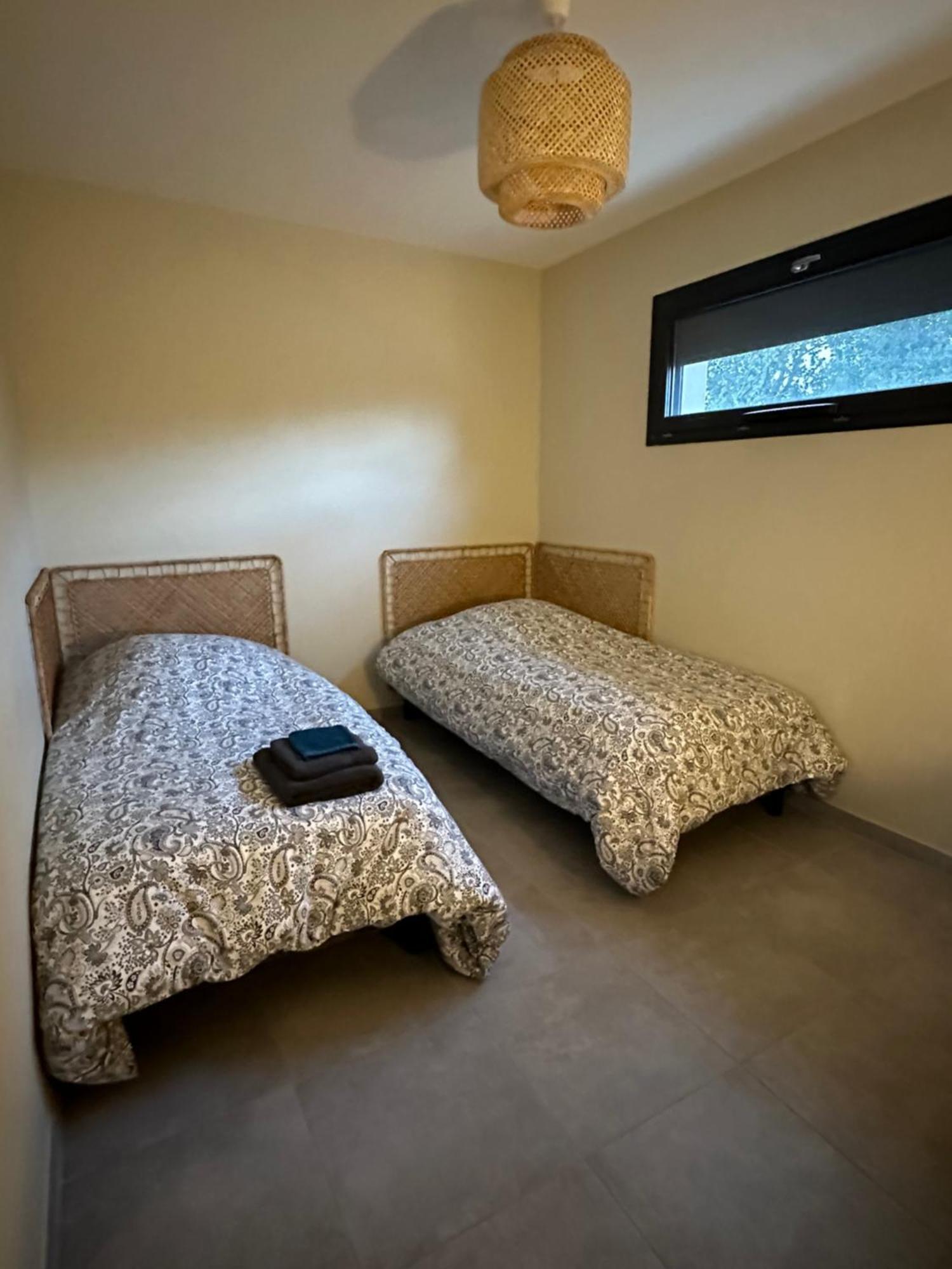 Maison T3 Dans Un Village Calme Saint-Mitre-les-Remparts エクステリア 写真